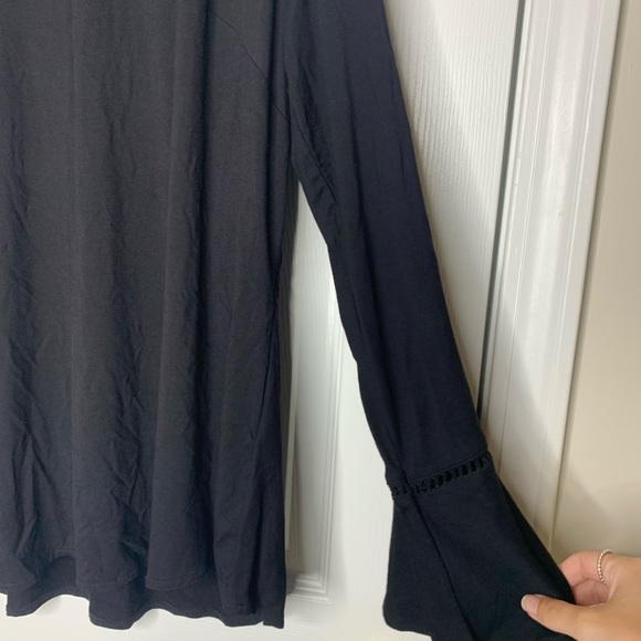 Kaari blue black boho crochet blouse - Picture 2 of 6